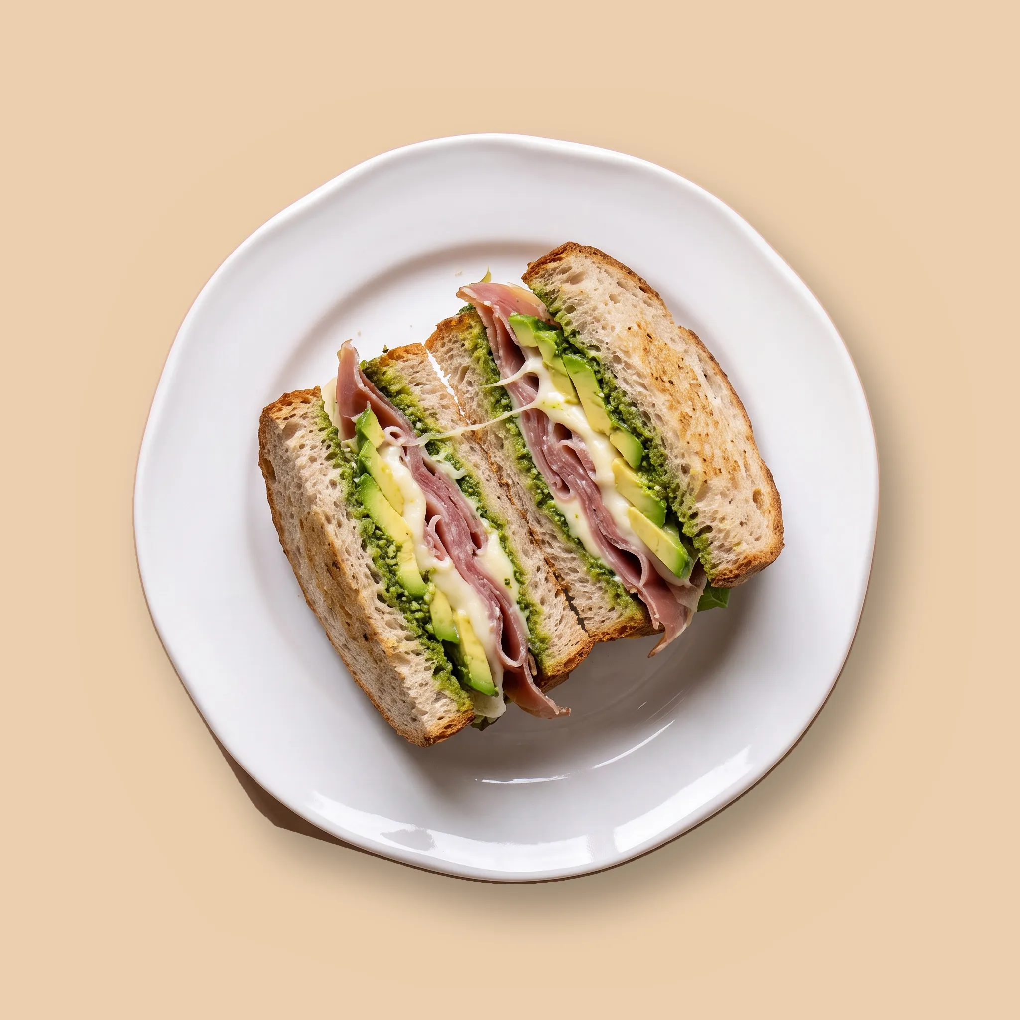 El Serrano Verde: Jamón serrano · Aguacate · Mozzarella · Pesto